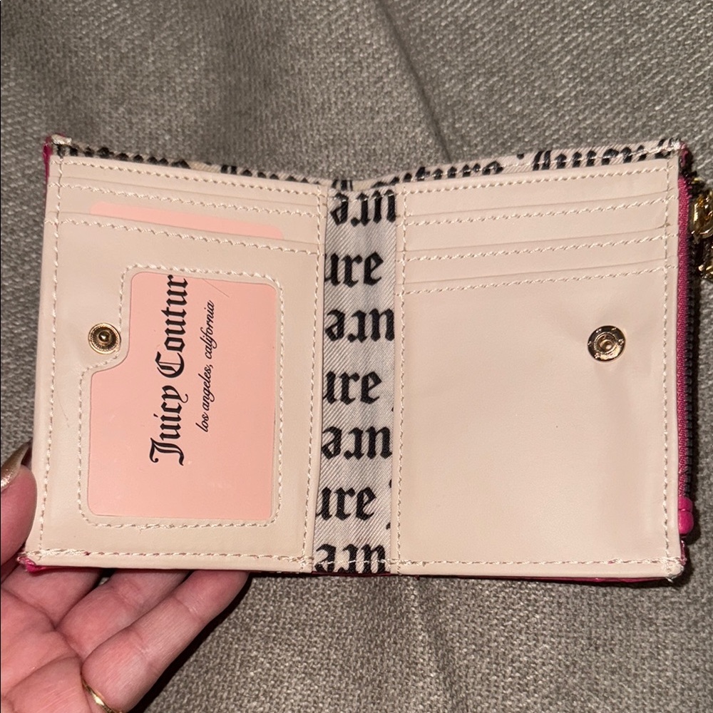 Juicy Couture Pink compact zip wallet heart - Picture 3 of 5